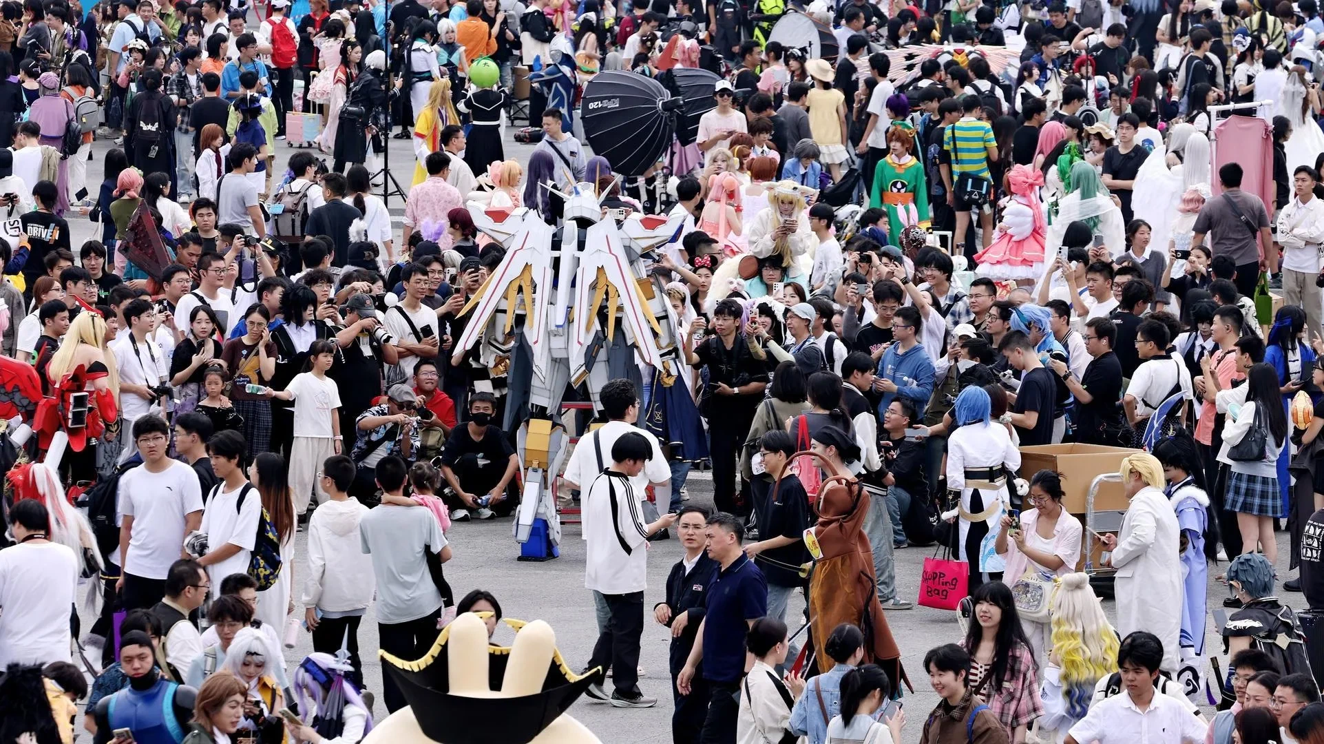 上海动漫嘉年华展会现场——里番 - 里番动漫本地动漫展览